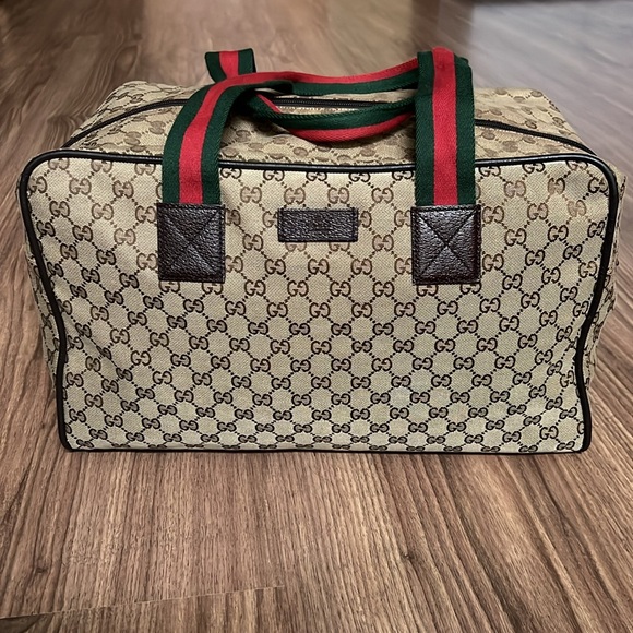 A 145 - 💯 % authentic Gucci duffel bag - Picture 1 of 16